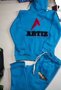 Conjunto Deportivo ARTIZ INTERNATIONAL de Alta Calidad para Hombre, 2 en 1, de Algodón Grueso con Forro Polar, con Logotipo Bordado en Aplique - Product Image 2