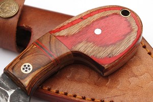 Couteau de chasse personnalisé en acier au carbone forgé à la main avec manche en bois, lame à pointe tombante, étui en cuir véritable - Product Image 3
