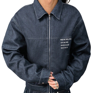 Veste en jean bleu foncé pour homme, col rabattu, fermeture éclair intégrale, manches longues, poignets à boutons-pression, imprimé lettres, coupe décontractée, vêtement d'extérieur hiver - Product Image 1