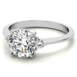 Bague en Moissanite à Coupe Géométrique Trio, en Argent Sterling 925 Plaqué Or, Trois Pierres, Luxe Certifié, pour Fiançailles, Mariage ou Promesse - Product Image 4