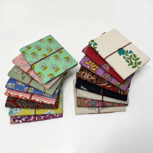 Carnets et journaux en tissu de coton imprimé à la main, parfaits pour l'écriture, le journalisation, les cadeaux, les loisirs créatifs, la papeterie et les boutiques. - Product Image 1