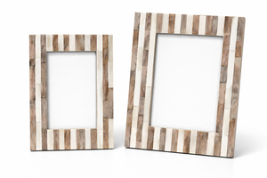 กรอบรูปทำมือจาก Bela Artisan ประดับด้วยกระดูกและไม้ ลายทางสีดำขาว ดีไซน์เรขาคณิต สำหรับวางบนโต๊ะ รูปทรงสี่เหลี่ยมผืนผ้า ของตกแต่งบ้านสุดหรู - Product Image 3