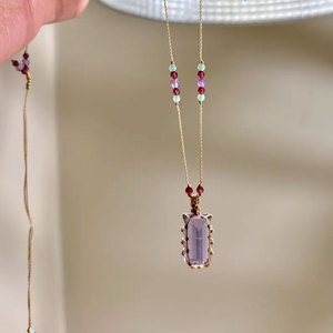 Collier artisanal en cristal d'améthyste, pendentif en pierre violette enroulé sur fil, cordon ajustable perlé, bijoux bohèmes faits à la main - Product Image 4