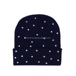 Gorro de Punto con Pedrería Brillante y Bordado 3D, Gorro de Calavera Elegante y Cálido, Unisex, Moderno, Accesorio de Moda para Invierno y Actividades al Aire Libre - Product Image 3