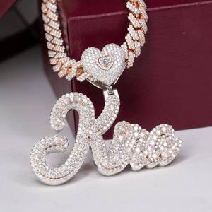 Colgante de Lujo con Letra K en Oro Rosa de 18K y Moissanita, Colgante con Forma de Corazón, Joyería Unisex para Regalo - Product Image 1
