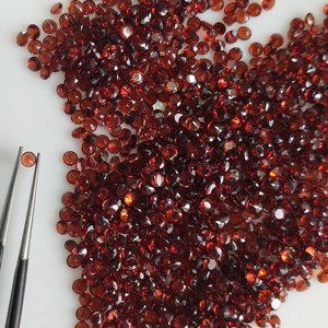 โกเมนสีแดงธรรมชาติ 2.5 มม. ทรงกลมเจียระไนแบบบริลเลียนท์ คุณภาพดีที่สุด พลอยเม็ดเดี่ยวสำหรับทำเครื่องประดับ - Product Image 4