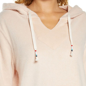 Fashionable Wear <b>For</b> <b>Women</b> With Full Sleeves And Customizable Logo <b>Pullover</b> <b>Women</b> Minimal Style Hoodie With Front Pouch Pocket - Product Image 4