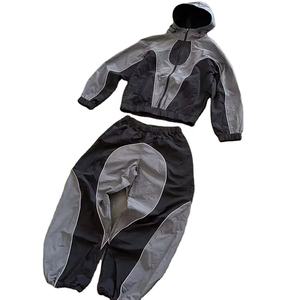 Conjunto de Chaqueta Cortavientos Ligera Unisex para Invierno y Pantalones Cortos, Ropa Deportiva para Exteriores, Conjunto Deportivo Resistente al Viento - Product Image 1