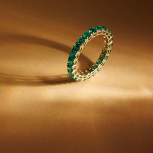 Anillo de Eternidad con Moissanita Ovalada Verde, Oro Amarillo de 18K con Baño de Rodio, Engaste de Garras, Joyería para Aniversario de Bodas para Mujer - Product Image 2