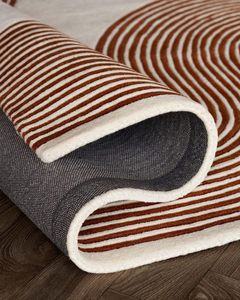 Tapis en laine tufté à la main, marron et blanc, motif géométrique audacieux en zig-zag, tapis moderne fait main - Product Image 2