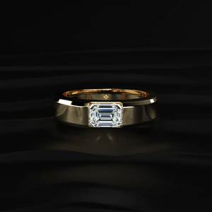 Bague Chevalière Homme Personnalisée en Diamant de Laboratoire Taille Émeraude, Bague de Mariage Solitaire de Luxe en Diamant, Joaillerie Fine en Or Certifiée IGI - Product Image 1