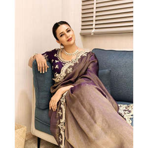 Saree de boda de diseñador con trabajo de bordado Zari para fiestas - Product Image 2