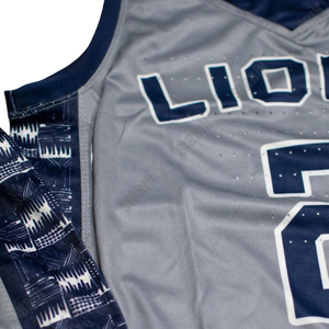 Uniformes de basket-ball personnalisés Sibrin en gros |   Maillots et shorts d'équipe avec logo, nom et numéro |   Ensemble de basket-ball réversible sublimé USA - Product Image 4