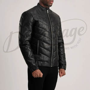 Abrigo Acolchado de Cuero Sintético Negro Premium para Hombre, Chaqueta de Invierno con Capucha y Acolchado Completo, Parka Acolchada de Cuero Sintético - Product Image 4