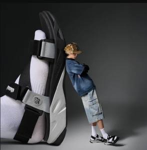 Sandalias deportivas unisex con punta abierta, estilo casual con tiras cruzadas, forro de EVA negro de 4.5 cm, suela cómoda, origen Vietnam. - Product Image 4