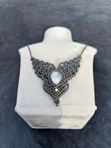 Collier en macramé avec perles naturelles, fait main, tendance, style bohème, pendentif papillon, réglable, accent en cuivre tressé noir, bouddhisme - Product Image 2