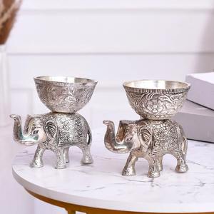 Ensemble compact de deux bols à fruits secs en métal à motif animalier, design traditionnel Bold Blossom, pour baptême, Diwali, mariage - Product Image 1