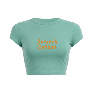 Camiseta corta verde claro personalizada al por mayor para mujer, ajustada, de manga corta, informal, de verano, suave, transpirable, de poliéster, a la moda. - Product Image 1