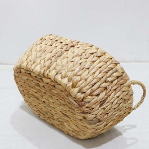 Panier de rangement ovale en jacinthe d'eau tressée avec poignées, décoration rustique et écologique pour la maison - Product Image 4