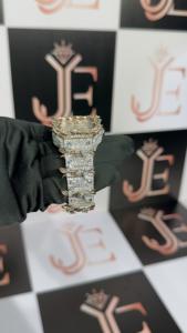 นาฬิกาข้อมือควอตซ์อะนาล็อกแฟชั่นผู้ชาย ดีไซน์หรูหราทันสมัย ตัวเรือนโลหะผสมสแตนเลสสตีล พร้อมกลไก MIYOTA กันน้ำ พร้อมเข็มเรืองแสง - Product Image 2