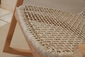 Fauteuil à bascule élégant Krista en rotin synthétique pour l'intérieur et l'extérieur - Product Image 3