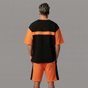 Ensemble streetwear été personnalisé avec logo, t-shirt et short bicolores imprimés, ensemble 2 pièces hip hop pour homme - Product Image 2