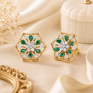 Pendientes de Lujo con Baño de Rodio, Diseño Floral en Forma de Pera, Esmeralda y Diamantes Redondos Cultivados en Laboratorio, Oro 10K/14K/18K, Plata 925/935 - Product Image 1
