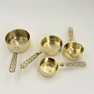 Utensilios de Medición para Cocina, Juego de Cuatro Tazas Medidoras de Acero Inoxidable con Asa de Alambre de Hierro de R B Overseas con MOQ Bajo - Product Image 3