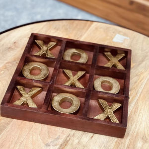 Jeu de Tic Tac Toe en bois de qualité supérieure pour les soirées de jeux en famille, offrant un design durable et un plaisir intemporel pour tous les âges - Product Image 1