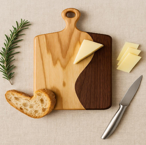 Juego de tablas de cortar artesanales de madera con silueta de ballena, disponible a precios de mayorista para un estilo rústico costero y para regalos. - Product Image 5
