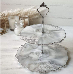 Support à gâteau à deux niveaux en résine époxy fait main, motif agate bleue, forme irrégulière, décoration d'intérieur, thème floral - Product Image 3