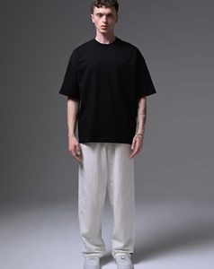 Camiseta de hombre oversize negra 100% algodón, manga corta, cuello redondo, ajuste holgado informal, tejido peinado, logo frontal, anti-bolitas, 220g - Product Image 5