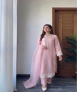 Top de Seda Natural con Bordado de Diseñador, Palazzo con Dupatta Karma ST-213 78013, Ropa de Boda India y Pakistaní para Mujer - Product Image 2