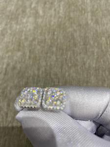 Pendientes de tuerca con forma cuadrada de moissanita incolora y cierre de rosca en plata 925, minimalistas y ecológicos, tipo diamante. - Product Image 2