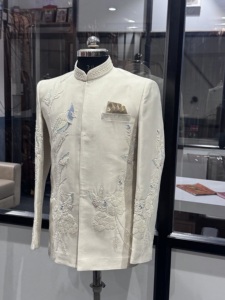 Veste de Prince Bandhgala Brodé Motif Oiseaux pour Homme, Veste Sherwani de Luxe à Motif d'Oiseau, Tenue de Mariage Indo-Occidentale pour le Marié - Product Image 6