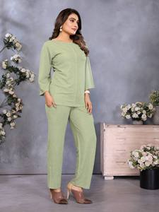 Ensemble de vêtements ethniques tendance en tissu importé pour femmes, à porter au quotidien et pour les fêtes - Product Image 4