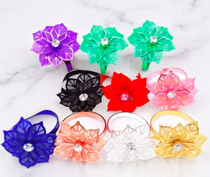 Ronds de serviette colorés en forme de fleur avec centre en strass, décoration de table en plastique pour la cuisine et la maison - Product Image 3