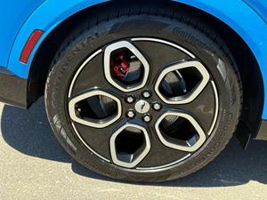 Nouvelle Ford Mustang Mach-E GT SUV 2022 : Prête à être expédiée dans le monde entier - Product Image 5