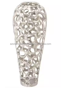 Nouveau design de vase à fleurs de table en aluminium fait à la main avec décoration pour la maison et l'extérieur par Azora industries - Product Image 2