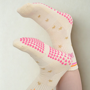 <b>Custom</b> Logo Women's Non Slip Yoga <b>Socks</b> Crew Athletic <b>Socks</b> Anti Slip Pilates Dance <b>Grip</b> <b>Socks</b> - Product Image 3