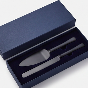 Cuchillo para cortar pasteles de lujo con elegante mango negro, ideal para bodas, cumpleaños, recepciones, catering y eventos festivos. - Product Image 6