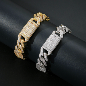Pulsera de Eslabones Cubanos con Micro Pavé de Diamantes de Moissanita de Alta Demanda para Moda Hip Hop, Disponible a un Precio Accesible - Product Image 5