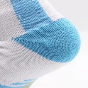 Calcetines Deportivos Estilo Argentino, Antideslizantes, con Base Acolchada, Transpirables, Tejido de Punto a Rayas, para Entrenamiento de Baloncesto - Product Image 6