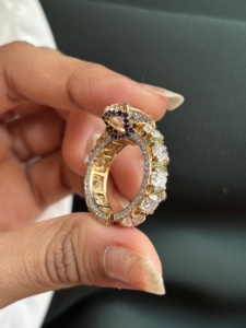 แหวนเพชรทรงลูกแพร์และทรงกลม ทองคำขาว 14k เพชรเลี้ยงในห้องปฏิบัติการ รับรองโดย IGI เครื่องประดับหมั้นสุดหรู ประกายเปล่งประกาย งดงามเหนือกาลเวลา - Product Image 2