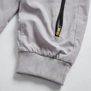 Pantalon Oxford en coton beige pour homme, coupe droite, taille mi-haute, fermeture boutonnée, décontracté, léger, respirant, poches latérales, idéal pour l'été - Product Image 4
