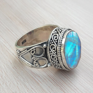 Bague en argent sterling 925 avec cabochon en pierre de lune, fabrication artisanale, fabricant de bijoux sur mesure - Product Image 1