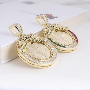 จี้เหรียญทองคำแท้ 50 เปโซ ประดับเพชรทรงบาแกตต์สามสี ผลิตตามสั่ง (OEM) - Product Image 1