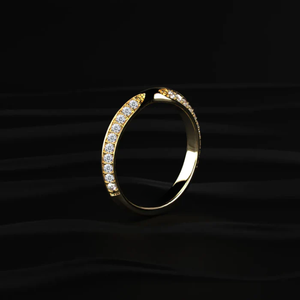 Bague de mariage solitaire en or jaune avec diamant de laboratoire incurvé, luxe certifié IGI. - Product Image 2