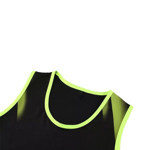 Ensemble short et débardeur de course pour homme, dégradé noir-vert, anti-humidité, vêtements de sport toutes saisons, impression sublimée, OEM ODM - Product Image 3