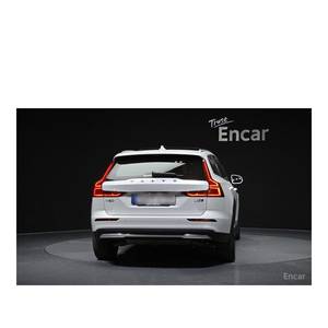 Volvo V60 B5 Ultimate AWD 2023 avec boîte automatique, sièges en cuir, caméra de recul, 16 217 km, conduite à gauche - Product Image 4